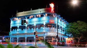 Regatta Hotel, Toowong